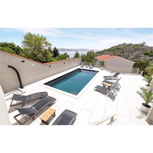 Cozy Home In Cesarica With Jacuzzi