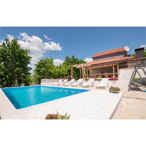 Cozy Home In Donji Vinjani With Wifi