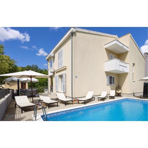 Cozy Home In Dugopolje With Jacuzzi