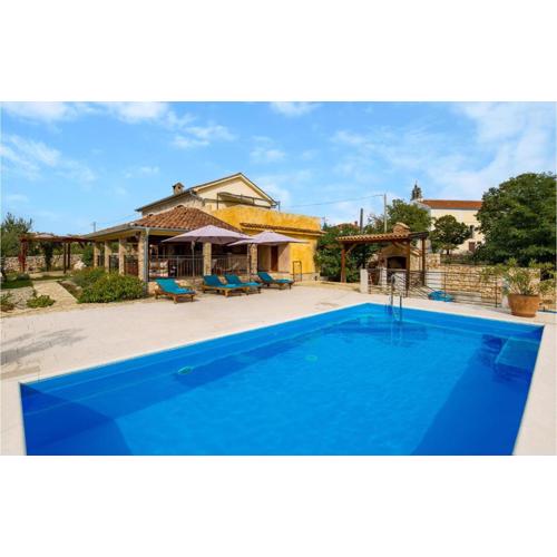 Cozy Home In Kras With Wifi