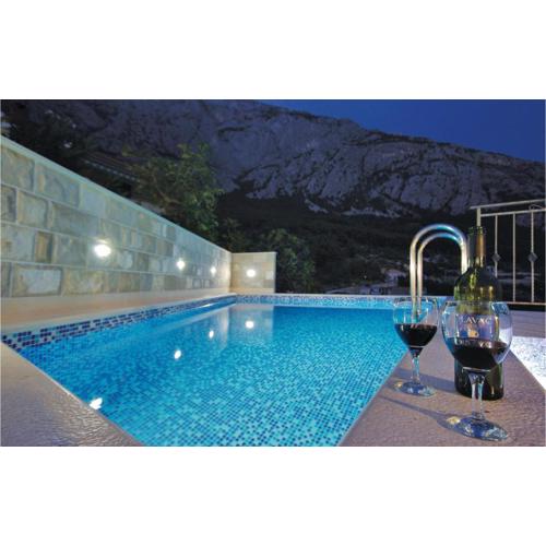 Cozy Home In Makarska With Kitchen