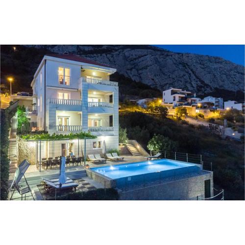 Cozy Home In Makarska With Sauna