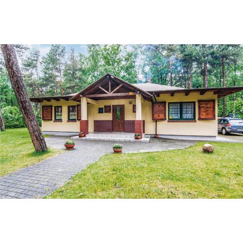 Cozy Home In Pobierowo With Wifi