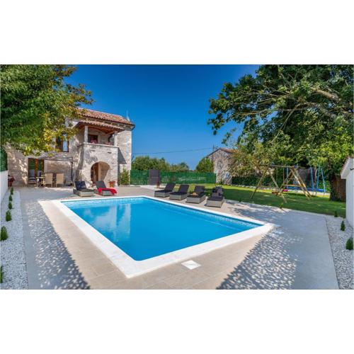 Cozy Home In Rojnici With Wifi