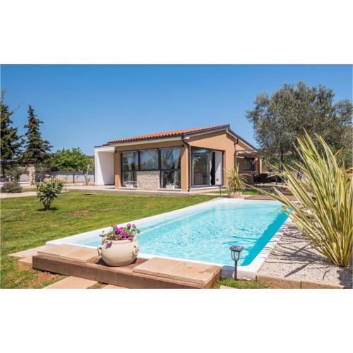 Cozy Home In Rovinj With Jacuzzi