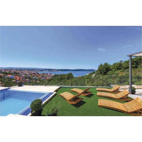 Cozy Home In Trogir With Wifi