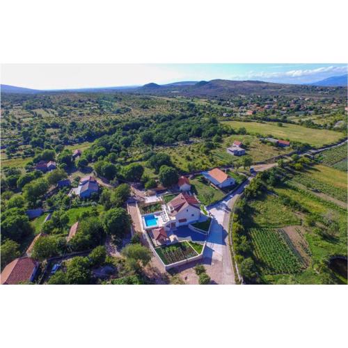 Cozy Home In Unesic With Sauna