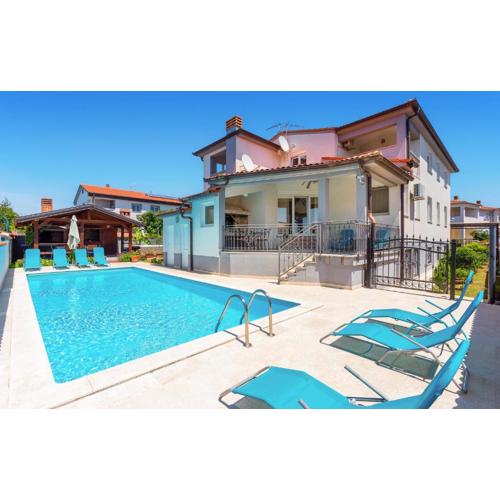 Cozy Home In Valbandon With Jacuzzi