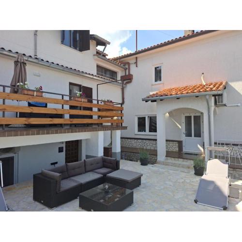 Cozy Lovran Apartment with Private Pool and Sea View