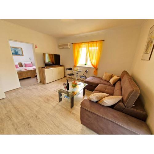 Cozy One-Bedroom Apartment Baška