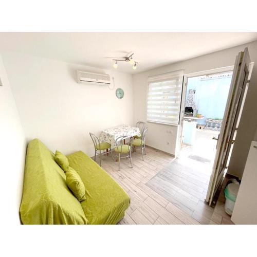 Cozy Seaside Apartment in Jadranovo, 24 sqm, Ocean View