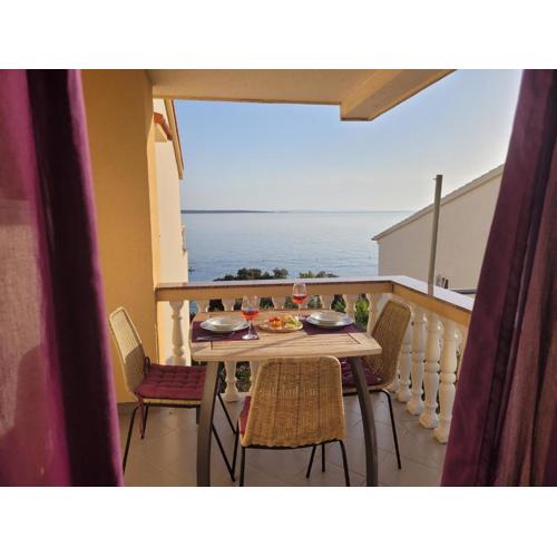 Cozy seaside family apartment Iris in Mandre