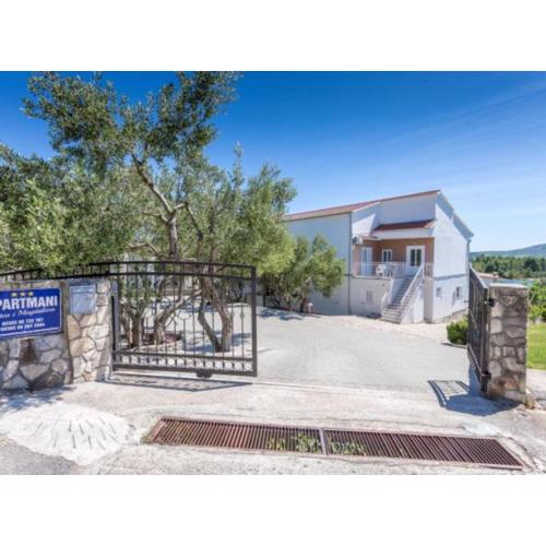 Cozy Seaview Retreat A & M Apartments
