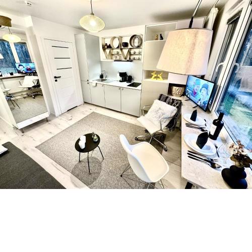 COZY Studio at PARK near CITY-Center +NETFLIX +WIFI