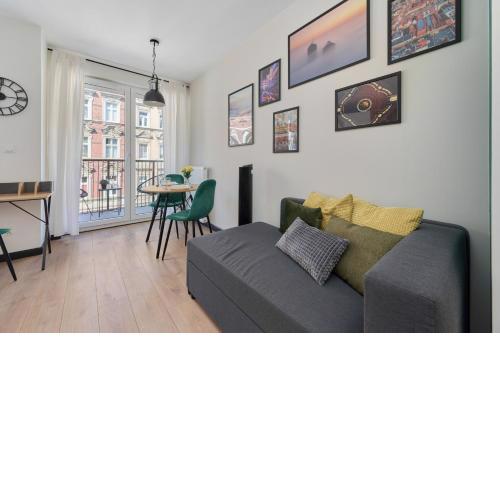 Cozy Studio Wroclaw Nadodrze for 3 Guests with Balcony by Noclegi Renters
