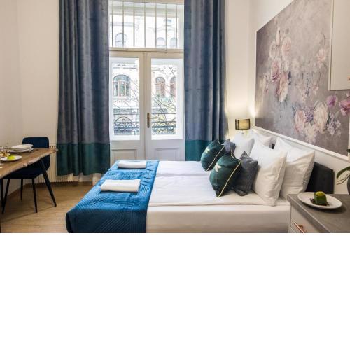 CracWoW K8 Apartments