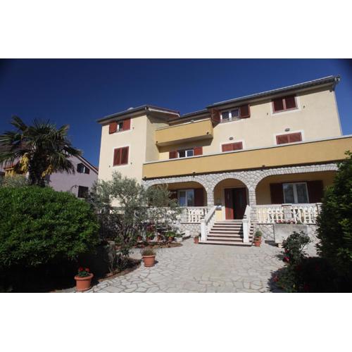 Cres Sučić Apartments