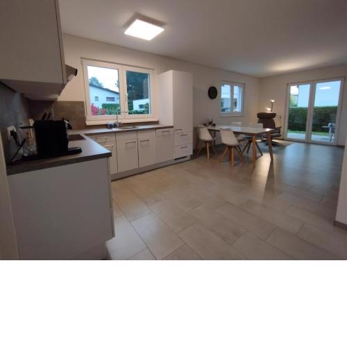 CROWN LIVING Design Apartment - gratis Parkplatz - WLan - Küche - Self Check-in