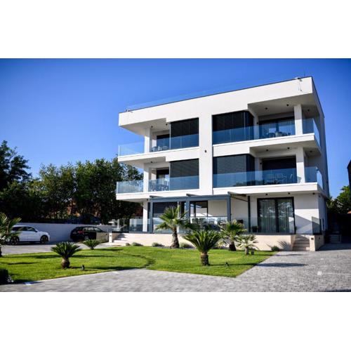 CROWONDER Apartments & Rooms OAZA with heated Swimming Pool and Sauna