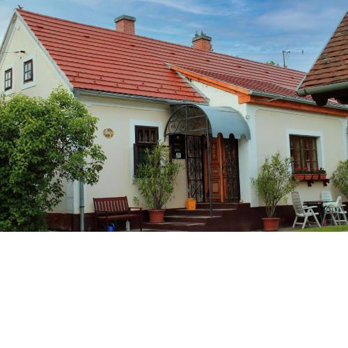 Cserépmadár szállás és Csinyálóház