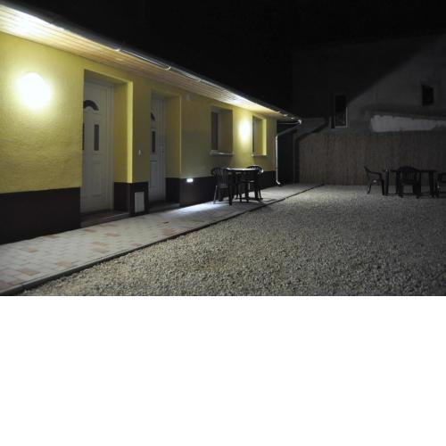 CSONGRÁDI VENDÉGVÁRÓ Apartmanok, Szarka ház