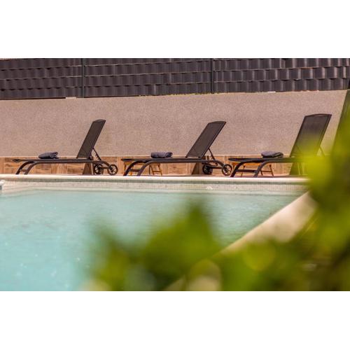 Ćuby Apartment with private Pool in Trogir
