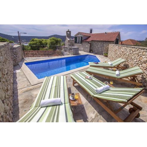 Dalmatian stone Villa Burica
