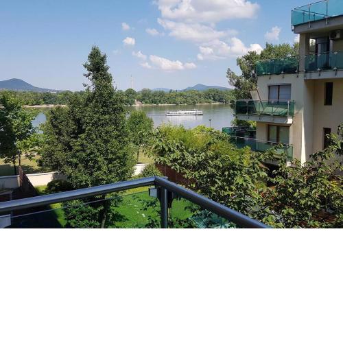 Danube Dream Superb view & garage