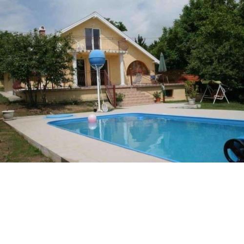 Das Sonnenhaus mit Pool und Garten