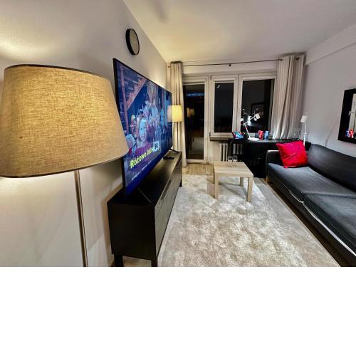 DECOR 3 metro fast WiFi 1Gbs 80'TV HBO Disney AppleTV