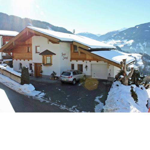 Delightful Apartment in Zell am Ziller with a view