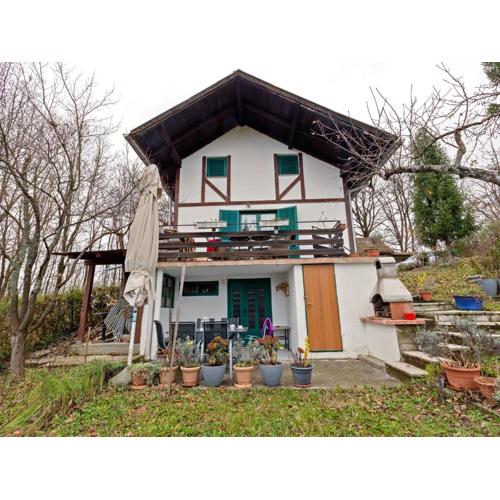 Delightful Holiday Home with Garden