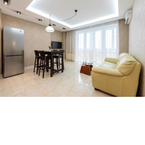 DeLuxe Apartment on Belorusskay Street "Silver Tower"