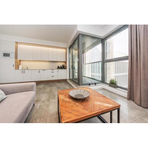 Deluxe Apartment on Granary Island with Parking - Granaria I & by Noclegi Renters