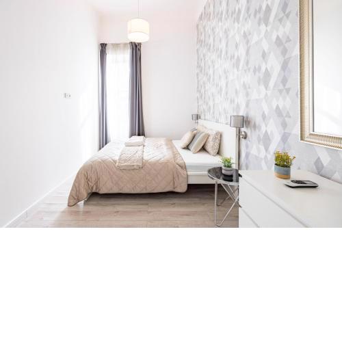 Deluxe Central Grand Residence w/ 5 BEDRMS