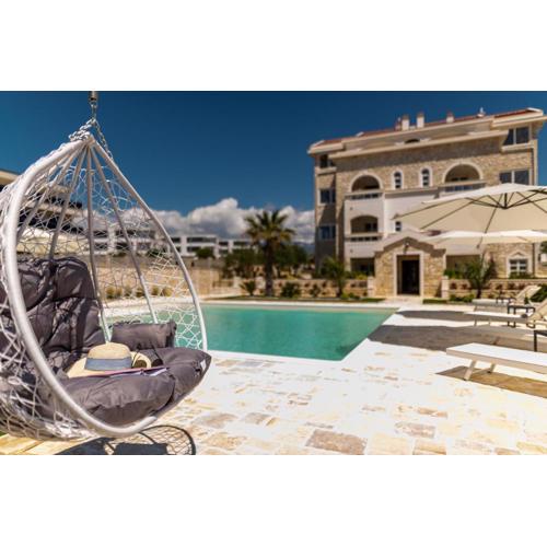 Deluxe Château Dabo Suites with pool