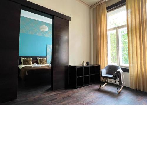 Deluxe Cosmopolitan Apartment Budapest, with Private Parking