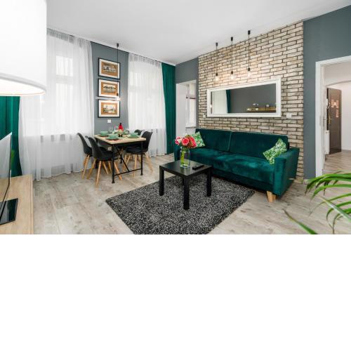 Deluxe Old Town Apartment by Noclegi Renters