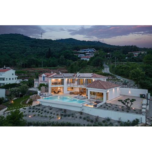 Deluxe Villa Dana