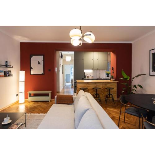 Design 1BDR apartment with balcony