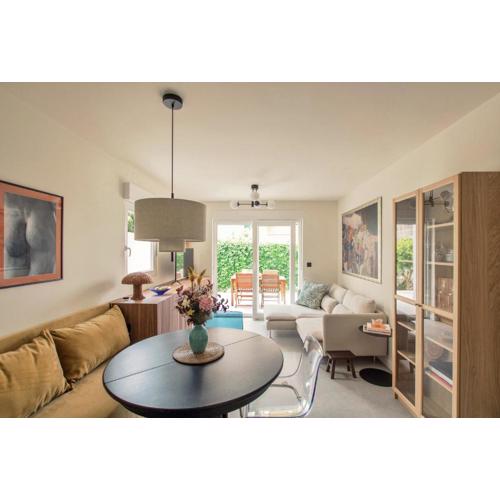 Design Coastal Garden Apartment