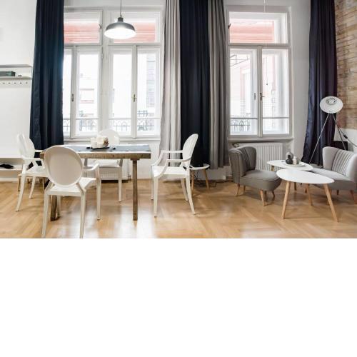 Designer Dream Home At The St. Stephen Basilica