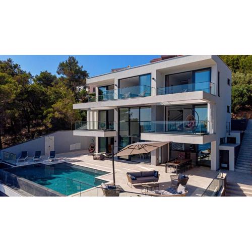 Designer villa few steps from azure blue sea