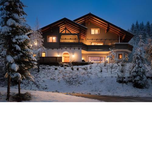 Designferienhaus Luxus Bergchalet XXL Ski In-Out Snow Space Wagrain Flachau