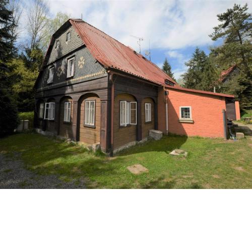 Detached holiday home with 5 bedrooms and billiards in northern Bohemia