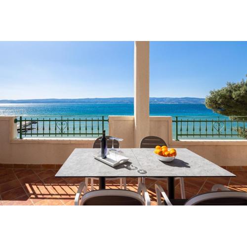 Diamond Beachfront Apartments