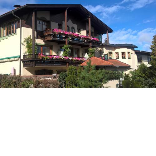 Dietrichsteinerhof Apartments & Rooms