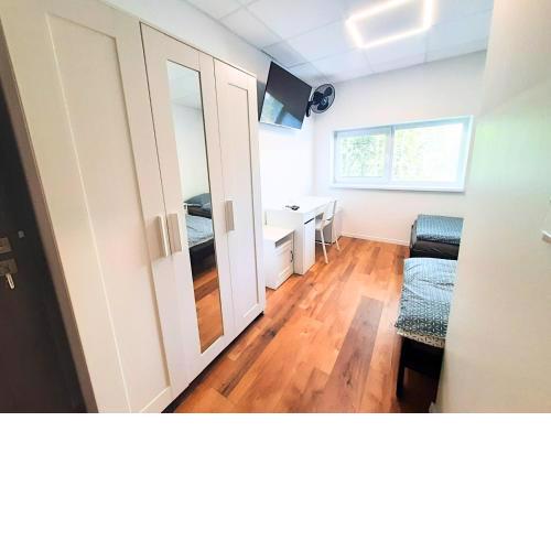 Dimael Hostel & Apartments