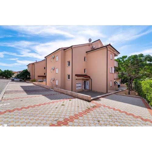 Dimmy Apartments Near The Sea