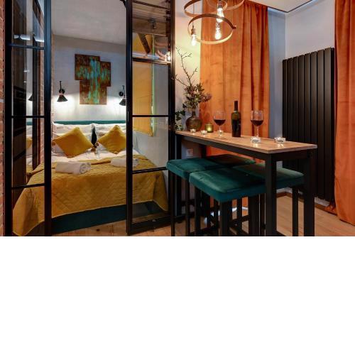 DOKI Living & Foodhall by Downtown Apartments